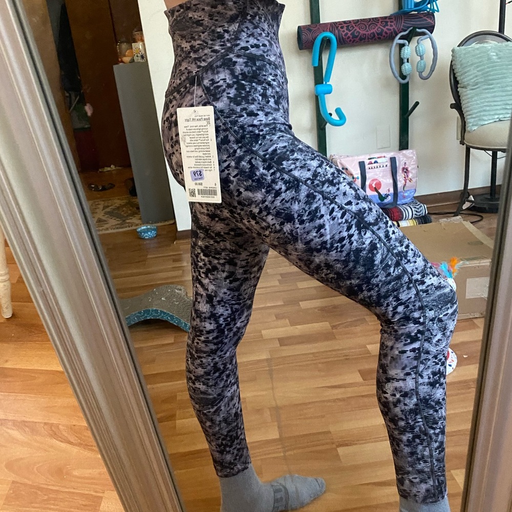 Lululemon Base Pace HR Tight 25"
